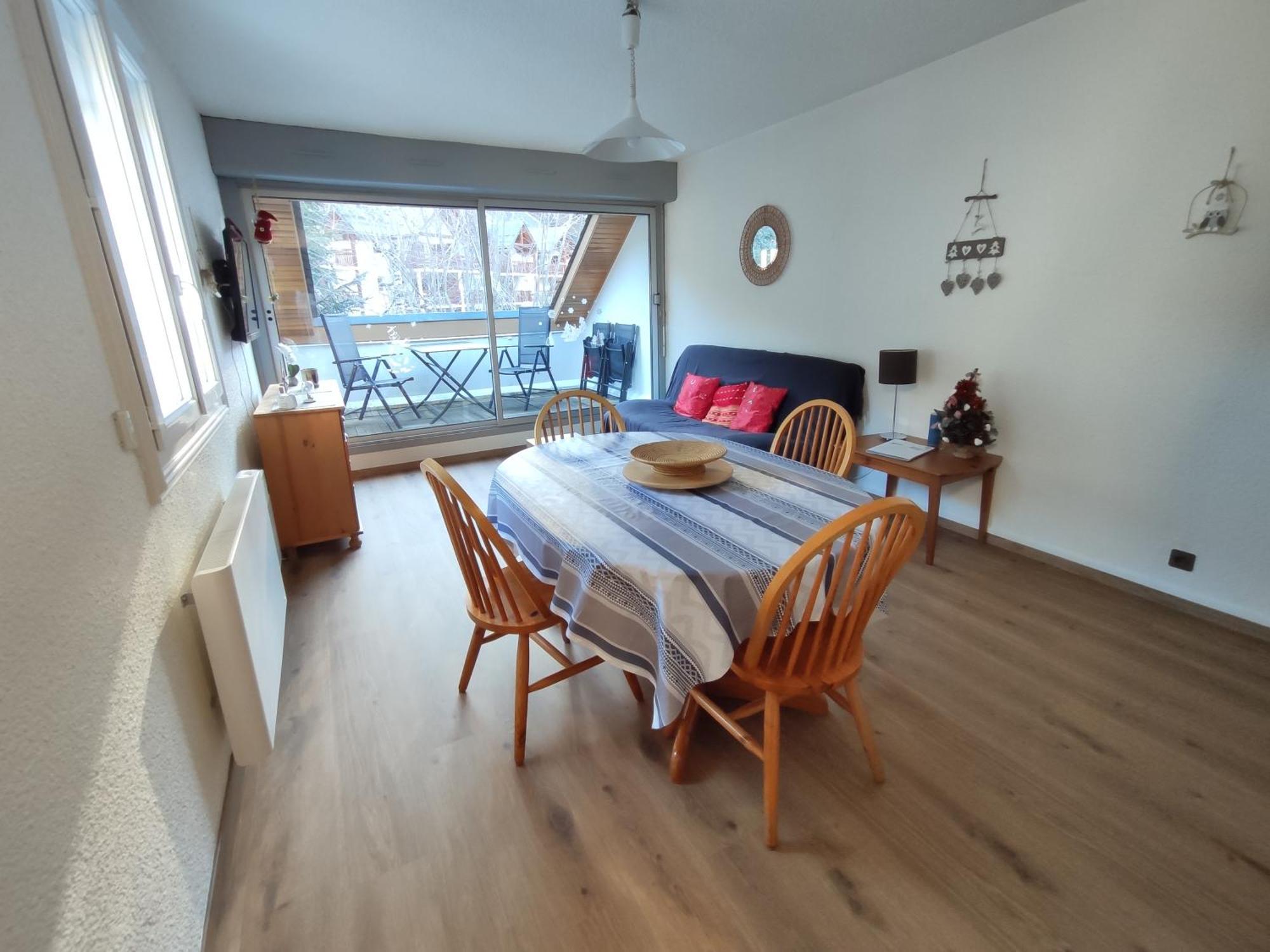 Apartment T2 Spacieux Et Lumineux Avec 2 Terrasses Sud Et Est, Proche Centre Village