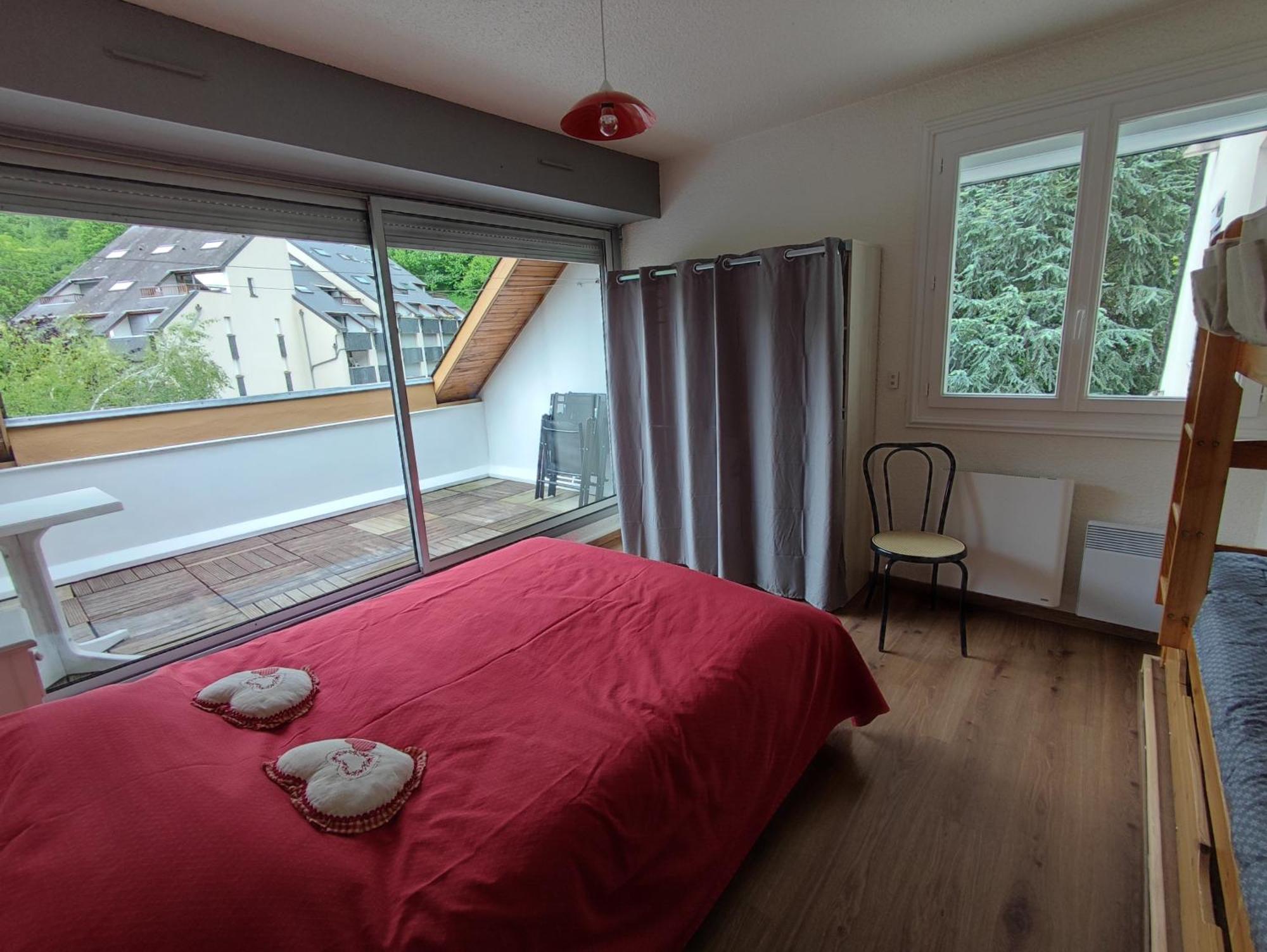 T2 Spacieux Et Lumineux Avec 2 Terrasses Sud Et Est, Proche Centre Village *